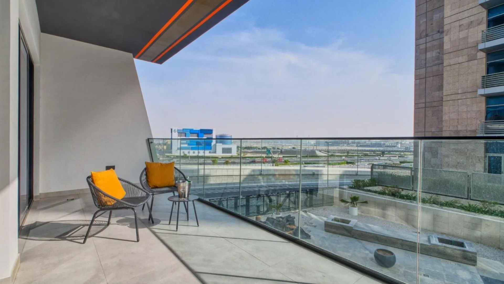 The Smart Concierge - Binghatti Canal Dubai 0*,